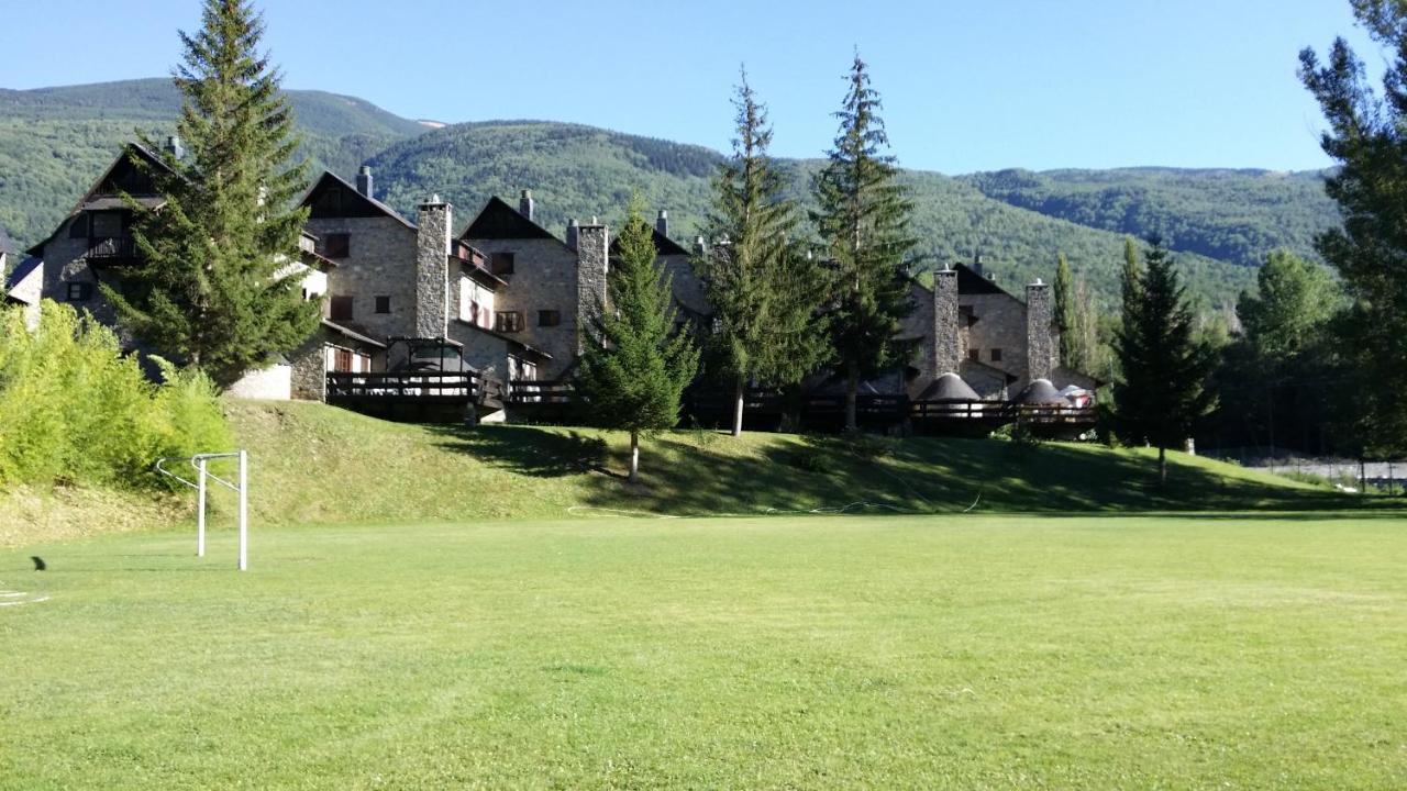 Apartamentos Linsoles Eriste Exteriör bild