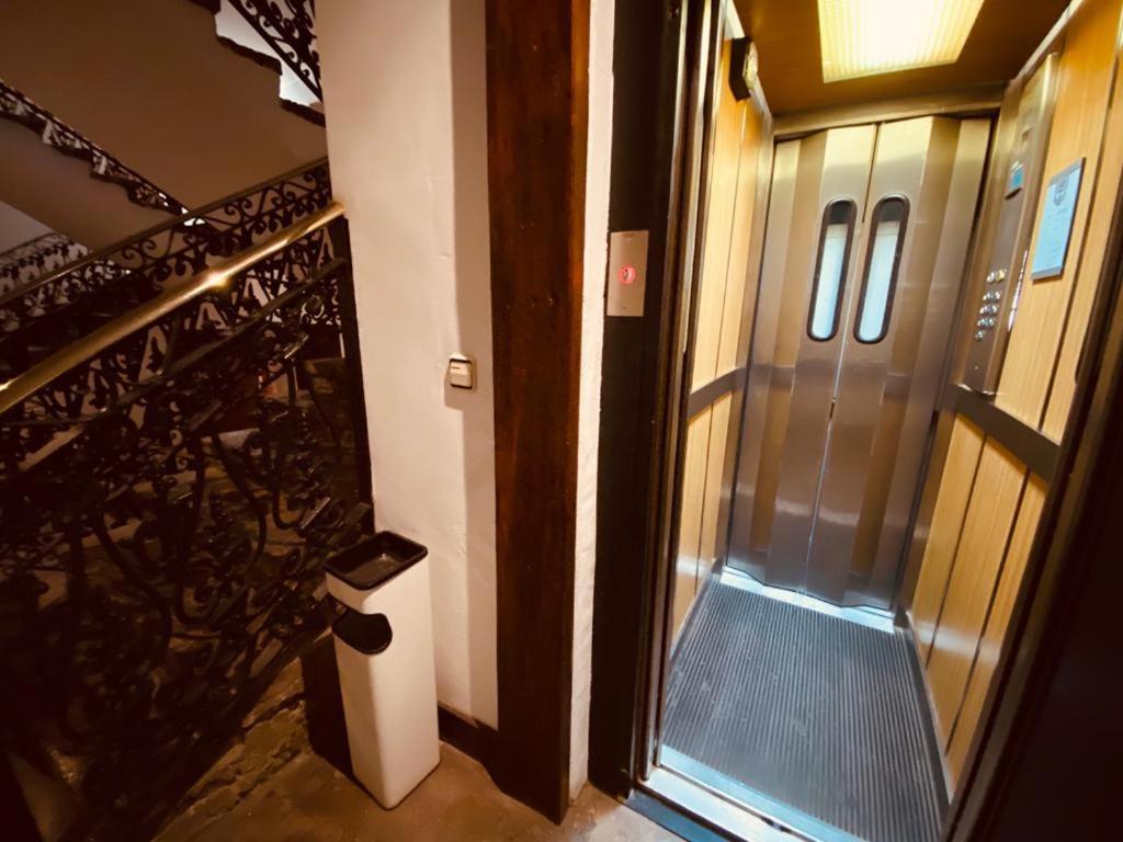 Apartamentos Linsoles Eriste Exteriör bild
